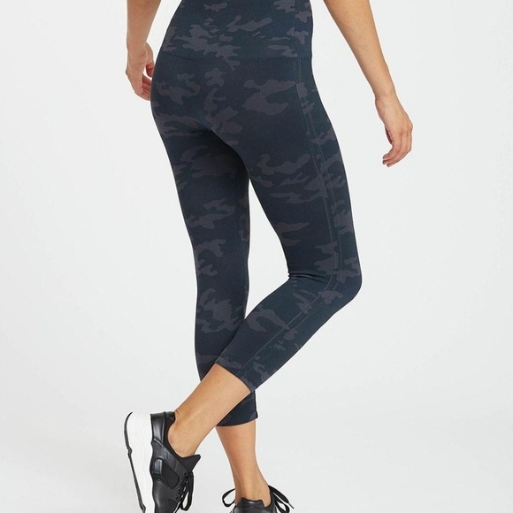 Spanx Camo Look at Me Now Cropped Slimming Leggings - Picture 2 of 8